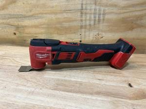 lot 51 image: MILWAUKEE M18 18V Lithium-Ion Cordless Oscillating Multi-Tool (Tool-Only)