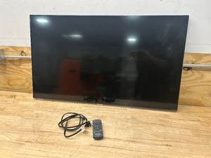 lot 26 image: PANASONIC TH-42LFE6U 42 Full HD LED LCD Monitor