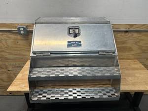 lot 8 image: MERRITT Aluminum Step Box, 30 Inch, W Smooth Door