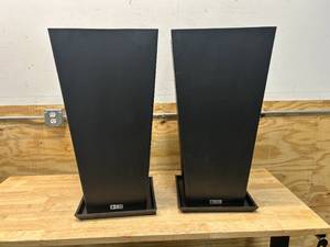 lot 109 image: ELEVENS Lot of 2- OutdoorIndoor Planters Large Flower Pots Indoor V-Shape - Black