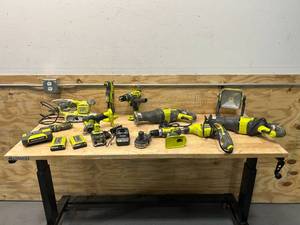lot 112 image: RYOBI Lot of Non-Working Tools