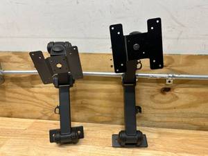 lot 124 image: Lot of 2- Heavy Duty Computer Monitor Stands