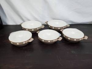 lot 11 image: Set Of Murval Dishware