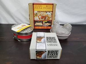 lot 13 image: Collection Of Kitchenware