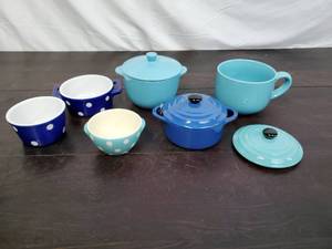 lot 39 image: Collection Of Blue Kitchenware