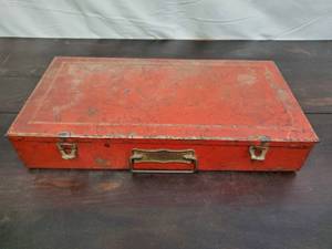 lot 1 image: Vintage 1930s Erector Set