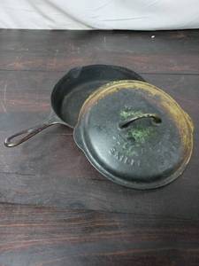 Griswold No. 7 Cast Iron Skillet