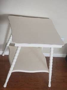 lot 104 image: Victorian Spindle Leg Side Table