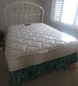 lot 35 image: Classic French Style Bed Frame - Full