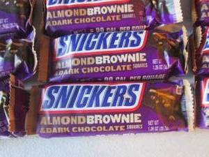 12 Snickers Almond Brownie & Dark C...