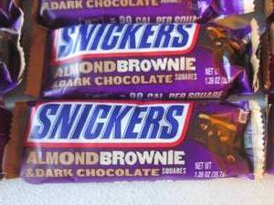 12 Snickers Almond Brownie & Dark C...