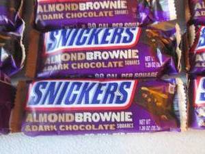 12 Snickers Almond Brownie & Dark C...