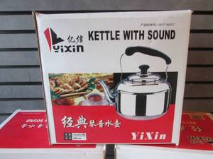 Lot of 3 Tea Pots Capacity 4L...
