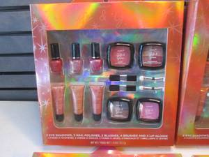 Lot of 4 Glitz & Glam Sets - Eye Sh...