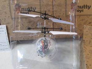 Lot of 6 Magic Flying Balls - Nutty...