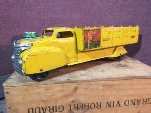 lot 8 image: Vintage MARX - Coca Cola Pressed Steel Delivery Truck