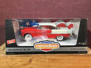 lot 19 image: ERTL - American Muscle - Collectors Edition - 1955 Chev Bel-Air