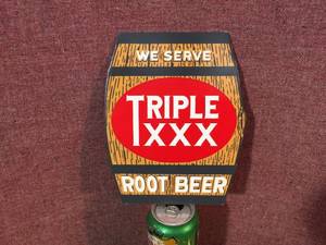 lot 27 image: Metal Triple XXX Root Beer Sign