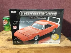 lot 59 image: Testors - Lincoln Mint - Dodge Charger Daytona Metal Model Kit