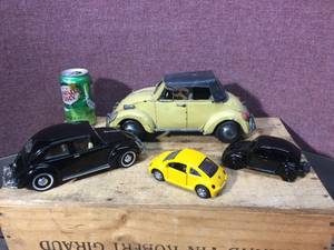 lot 60 image: Volkswagen Beetles