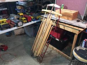 lot 72 image: Vintage Flexible Flyer Sled