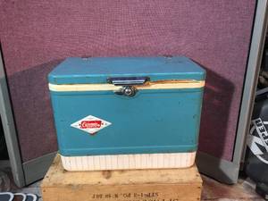 lot 85 image: Vintage Coleman Cooler