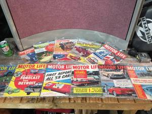 lot 104 image: 1957 MOTOR LIFE Car Magazines