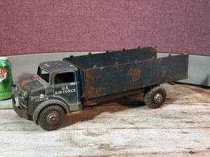lot 110 image: Vintage LUMAR U.S. AIR FORCE Pressed Steel Truck