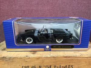 lot 158 image: American Mint 1955 Ford Thunderbird - Diecast