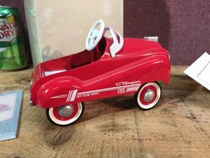 lot 161 image: Hallmark Galleries Kiddie Car Classics - Diecast Pedal Car