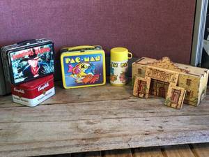 lot 167 image: Vintage PAC-MAN Lunchbox & Other