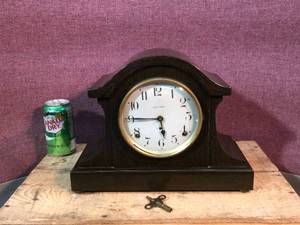 lot 176 image: Vintage Seth Thomas Mantle Clock - Works