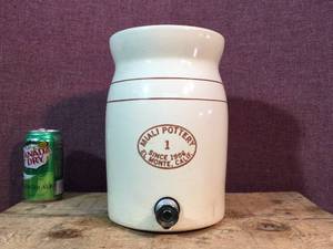 lot 177 image: Vintage MIALI POTTERY #1 Dispenser