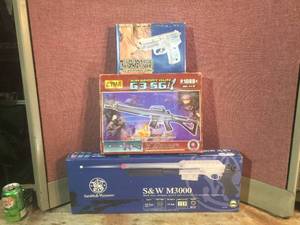 lot 195 image: 3 Airsoft Guns