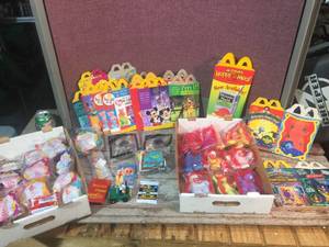lot 202 image: Group McDonalds Happy Meal Toys - Beanies - Boxes