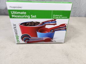 New 19 pc Measuring Set