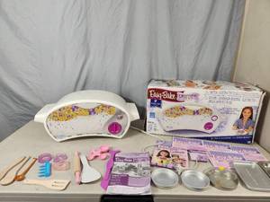 Easy Bake Ultimate Oven with Tons of Accessories