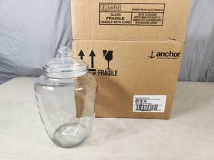 New Case of 4 New Anchor Hocking Glass Jars with Lids