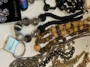 lot 10 image: MIX Costume Jewelry stamped