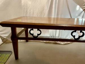 lot 28 image: Nice Wood Coffee Table