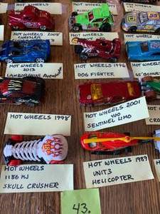 lot 43 image: Box 25 Hot Wheels Cars