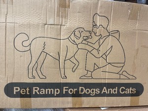 lot 8 image: Pet Ramp review pictures customer returns