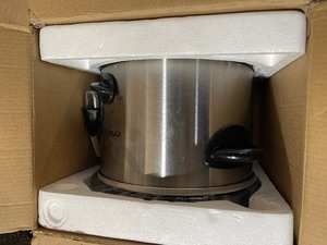 lot 15 image: Crock-Pot SCR300-SS Stainless Steel 3-Quart Round Manual Slow Cooker