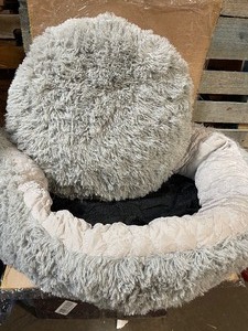 lot 23 image: Calming Dog Bed & Cat Bed, Anti-Anxiety Donut Dog Cuddler Bed, Warming Cozy Soft Dog Round Bed, Fluffy Faux Fur Plush Dog Cat Cushion bed for Small Medium Dogs and Cats (20242730)
