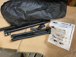 lot 28 image: Tripod Stand customer return see pictures
