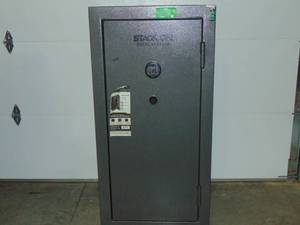 lot 61 image: Stack On 40 Gun Safe Locked No Keys and Digital Key Pad Needs Replaced