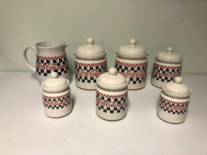 Sold at Auction: (4pc) Tupperware Canister Set