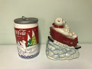 lot 29 image: 2 - Coca Cola cookie jars