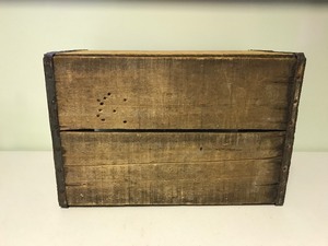 lot 32 image: Vintage Coca Cola wood crate