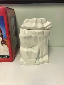 lot 65 image: Coca Cola cookie jar